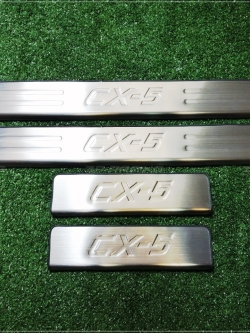 คิ้วบันได Stainless ด้านนอก CX-5 2013-2018
