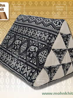 หมอนสามเหลี่ยม 10 ช่องลายชนเผ่าพื้นเมือง 50x28x30Cm Tri-angle kapok 100%Traditional Floor Cushions 10 holes.