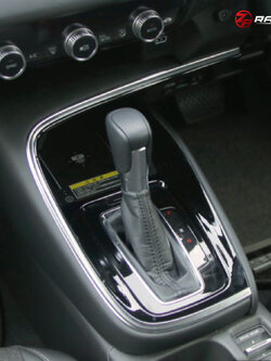 ชุดครอบฐานเกียร์ Honda HR-V e:HEV (RV)