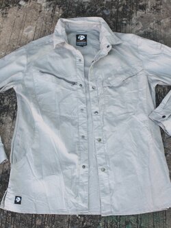 เสื้อเดินป่า กันแมลง