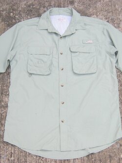 เสื้อเดินป่า