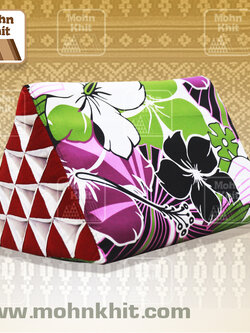 หมอนสามเหลี่ยม15ช่องดอกชบา 52cmx36cmx32cm// Thai Tri-angle Cotton kapok 100%Traditional Floor Cushions.