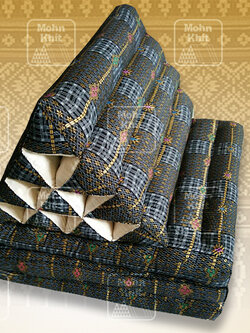 หมอนสามเหลี่ยมผ้าพิมพ์ทอง 10 ช่องติดเบาะ3พับ 53x165x30cm// Tri-angle kapok100%Traditional Floor Cushions 10 holes with 3 part of mattress.