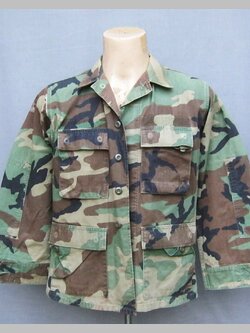 เสื้อทหารลายพราง