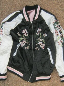 เสื้อ "SU-KA-JAN" แจ๊กเก็ตที่เรียกได้ว่า สัญชาติ "ญี่ปุ่น"