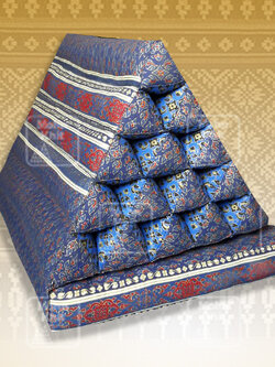 หมอนสามเหลี่ยมผ้าสุโขทัย15 ช่องติดเบาะ1พับ 50x90x36Cm Tri-angle kapok silk 100%Traditional Floor Cushions 15 holes with1 part of mattress.
