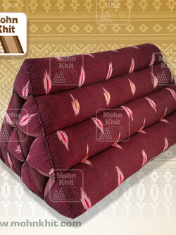 หมอนสามเหลี่ยมกลางผ้าฝ้ายไทยน้ำตาลเข้ม 10ช่อง 50x28x30Cm Tri-angle kapok 100%Traditional Floor Cushions 10 holes.