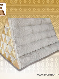 หมอนสามเหลี่ยม15ช่องเดี่ยวสีเบจงานดีไซด์ 60cmx38cmx38cm// Thai Tri-angle Cotton kapok 100%Traditional Floor Cushions .