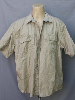 เสื้อเดินป่า