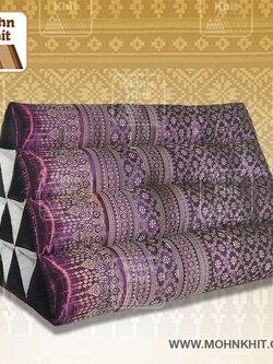 หมอนสามเหลี่ยม15ช่องผ้าไหมดิ้นทอง 55cmx38cmx40cm// Thai Tri-angle Cotton kapok Traditional Floor Cushions.