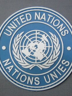 ขายแล้ว อาร์ม United Nations ยางสีฟ้า