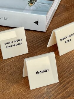 ป้ายสามเหลี่ยมตั้งโต๊ะ