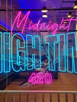 ไฟนีออน เฟค