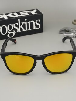 แว่นกันแดด Oakley Frogskins LIMITED EDITION OO9245-C0 Prizm 24K