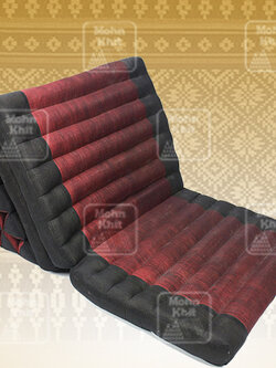 หมอนสามเหลี่ยมผ้าไหมด้าน 15 ช่องติดเบาะ3 พับ //56x180x36cm Tri-angle Cotton kapok 100%Traditional Floor Cushions 15holes with 3part of mattress.