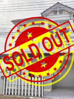 ขายบ้านแฝด ม.ปิยวรารมย์ 3 ถ.บ้านกล้วย-ไทรน้อย ต.ไทรน้อย อ.ไทรน้อย นนทบุรี / พื้นที่ 2 ชั้น 42 ตารางวา