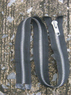 ขายแล้ว ซิปอะไหล่ หัวซิปพร้อมรางเบอร์ 10 สีเงิน