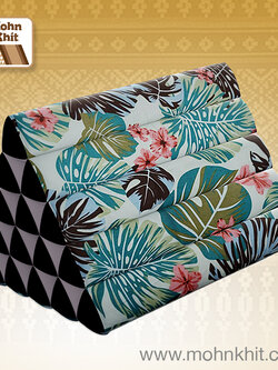 หมอนสามเหลี่ยม15ช่องลายฮาวาย 52cmx36cmx32cm// Thai Tri-angle Cotton Hawaii Traditional Floor Cushions.