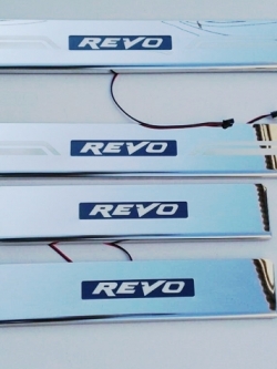 สคัฟเพลท REVO มีไฟ LED