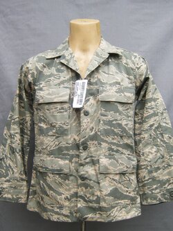 เสื้อทหารหญิง กองทัพอากาศสหรัฐ