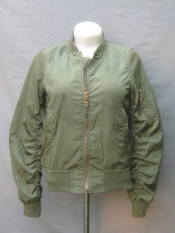 เสื้อนักบิน รูปแบบแฟชั่นผู้หญิง