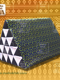 หมอนสามเหลี่ยม15ช่องเดี่ยวใหญ่ลายไทยปักด้ายทอง 56cmx36cmx32cm// Thai Tri-angle Cotton kapok Thai silk patternTraditional Floor Cushions . สำเนา