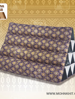หมอนสามเหลี่ยม15ช่องพิมพ์ทอง 55cmx38cmx40cm// Thai Tri-angle Cotton kapok Traditional Floor Cushions .