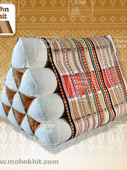 หมอนสามเหลี่ยมกลางแต่งผ้าลายโทนส้ม 10 ช่อง35x25x21 Cm//Tri-angle kapok 100%Traditional Floor Cushions 10 holes.