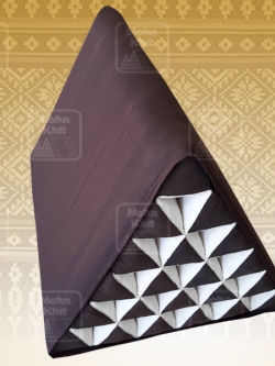 หมอนสามเหลี่ยม 21ช่องใหญ่ผ้าสีกรักพร้อมปลอกคลุม 60cmx80cmx50 cm // Big Triangle Khit Thai Floor Cushions Traditional handmade 21 holes.