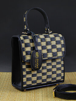 กระเป๋าเสื่อกก รุ่น checkerboard crossbody bag สีดำ