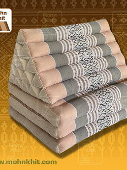 หมอนสามเหลี่ยมสีครีม'เบจ ลายขอชาววัง 15 ช่องเบาะ3 พับ//Tri-angle kapok Cream color with high antique pattern Traditional Floor Cushions 15 holes with 3 part of mattress.