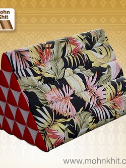 หมอนสามเหลี่ยม15ช่องลายฮาวาย 52cmx36cmx32cm// Thai Tri-angle Cotton Hawaii Traditional Floor Cushions.