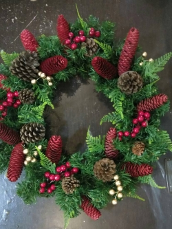 ช่อมะกอกประดับลูกสน