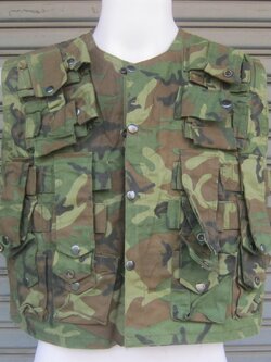 เสื้อกั๊กทหารไทย 2533