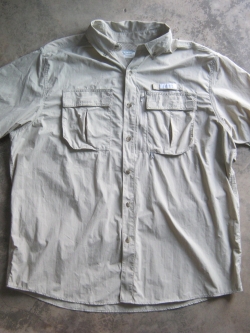 เสื้อเดินป่า