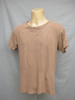 เสื้อยืดทหารสีน้ำตาล