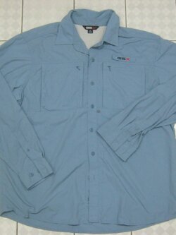 เสื้อเดินป่า