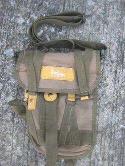 กระเป๋าใส่ถุงมือ BASIC HOUSE