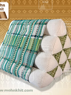หมอนสามเหลี่ยมกลางแต่งผ้าลายโทนเขียว 10 ช่อง35x25x21 Cm//Tri-angle kapok 100%Traditional Floor Cushions 10 holes.