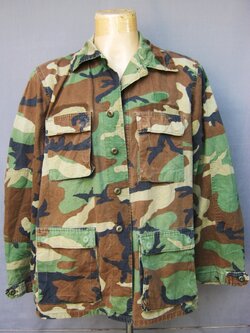 เสื้อ ลายพราง woodland ผ้าฝ้ายผสม ทอเรียบ