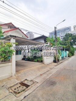 ให้เช่าบ้านเดี่ยว 4 ห้องนอน โซนลาดพร้าว จตุจักร เชื่อมวิภาวดี รัชดาภิเษก พหลโยธิน ใกล้บีทีเอสห้าแยกลาดพร้าว ยูเนี่ยนมอลล์ การบินไทย ปตท.สนง.ใหญ่ : บ้านเดี่ยวลาดพร้าวซอย 1 แยก15 : 2 ชั้น 60 ตร.วา