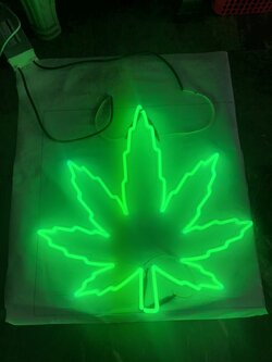 งานไฟนีออนดัดใบกัญชา งานหลอดแก้วดัด