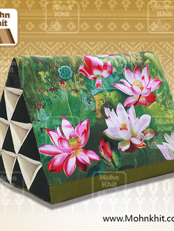 หมอนสามเหลี่ยม10ช่องผ้าฝ้ายพิมพ์50x28x30Cm Tri-angle kapok 100%Traditional Floor Cushions 10 holes.