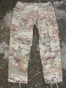 กางเกงทหารสหรัฐ เอว 44 นิ้ว