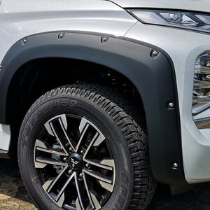 คิ้วล้อ V.2 มีน๊อต ปาเจโร่ สปอร์ต PAJERO SPORT