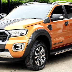 คิ้วล้อ 9 นิ้ว แบบเรียบ สีดำด้าน FORD RANGER 2015-2018