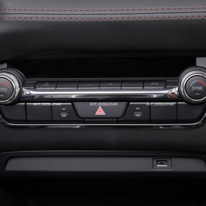 คิ้วชุดควบคุมแอร์ ลายไม้ดำ Mazda 3