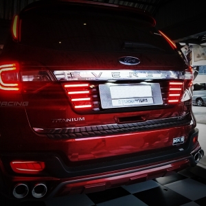 แผ่นรองป้ายทะเบียน LED. FORD EVEREST 2015-2021
