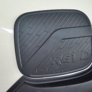 ครอบฝาถังน้ำมันดำด้าน 4 ประตูยกสูง REVO